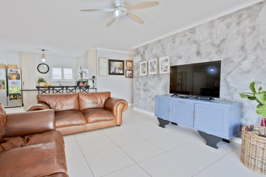 3 Bedroom Property for Sale in Sunningdale Western Cape